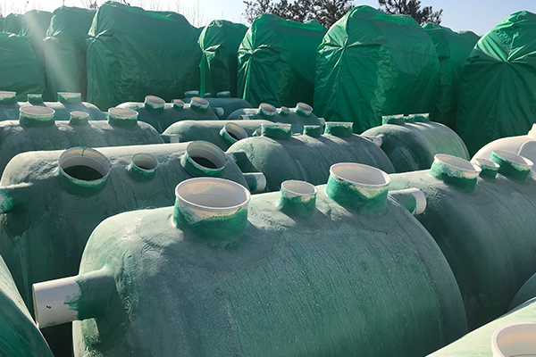 在廁所改造中玻璃鋼化糞池有著怎樣的應(yīng)用 在廁所改造中玻璃鋼化糞池有著怎樣的應(yīng)用